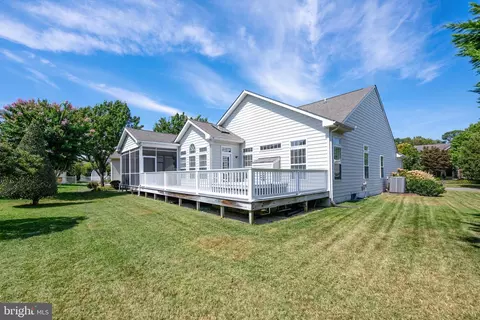 Exterior - 8 Bay Pine Dr, Ocean View, DE 19970 photo 6 of 13