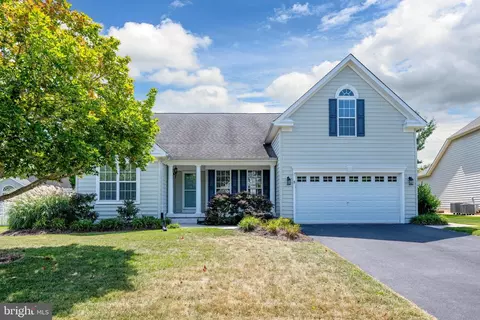 Exterior - 8 Bay Pine Dr, Ocean View, DE 19970 photo 10 of 13