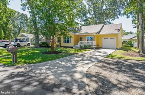 226 Salt Forest Ln, Rehoboth Beach, DE 19971