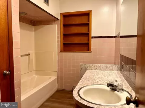 Bath - 411 King St, Laurel, DE 19956 photo 1 of 3