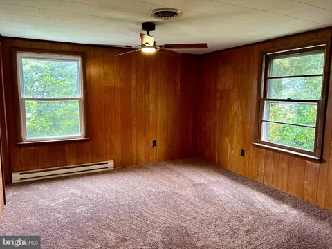 Bedroom - 411 King St, Laurel, DE 19956 photo 5 of 5