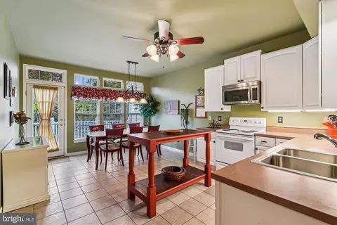 Kitchen - 9 Brighton St, Ocean View, DE 19970 photo 3 of 3
