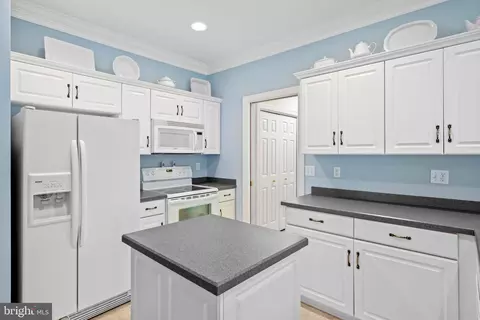 Kitchen - 39 Frankenberry Dr, Georgetown, DE 19947 photo 2 of 3