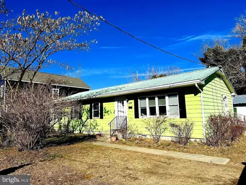 728 Woolford St, Seaford, DE 19973