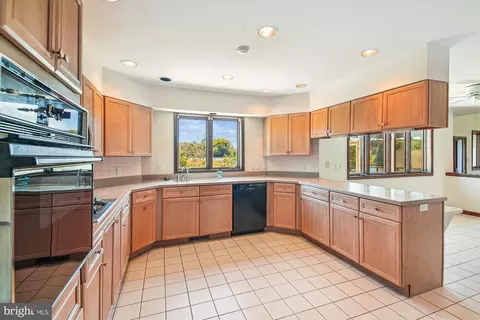 Kitchen - 16 Glade Cir E, Rehoboth Beach, DE 19971 photo 3 of 4