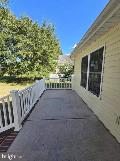 Exterior - 404 Summit Dr, Blades, DE 19973 photo 2 of 3
