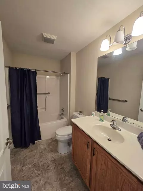 Bath - 404 Summit Dr, Blades, DE 19973 photo 2 of 2