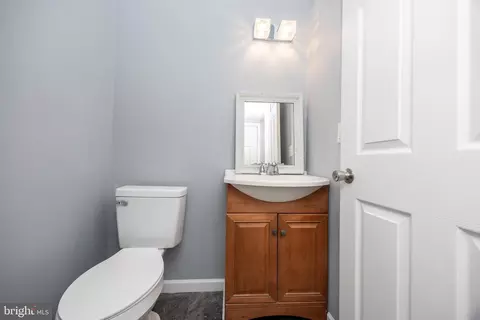 Bath - 28552 Seaford Rd, Laurel, DE 19956 photo 1 of 2