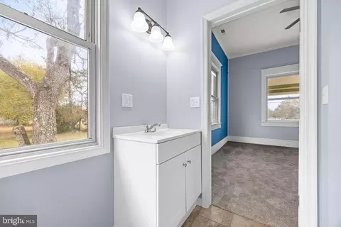 Entry Way - 28552 Seaford Rd, Laurel, DE 19956 photo 12 of 18