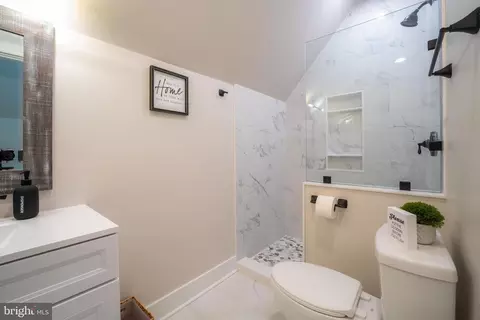 Bath - 21222 Cool Spring Rd, Milton, DE 19968 photo 4 of 4