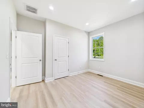 Bedroom - 20168 Shingle Point Rd, Georgetown, DE 19947 photo 1 of 3