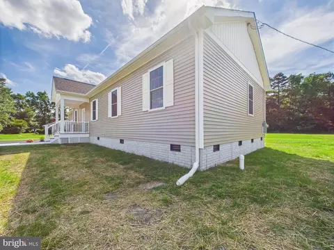 Exterior - 20168 Shingle Point Rd, Georgetown, DE 19947 photo 2 of 3
