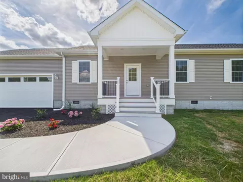 Exterior - 20168 Shingle Point Rd, Georgetown, DE 19947 photo 1 of 3