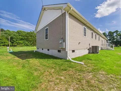 Exterior - 20168 Shingle Point Rd, Georgetown, DE 19947 photo 3 of 3