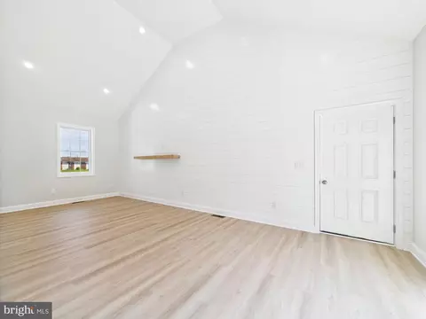 Living - 20168 Shingle Point Rd, Georgetown, DE 19947 photo 4 of 5