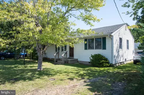 4 Clayton Ave, Lewes, DE 19958