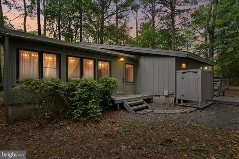 18 Bayberry Rd, Bethany Beach, DE 19930