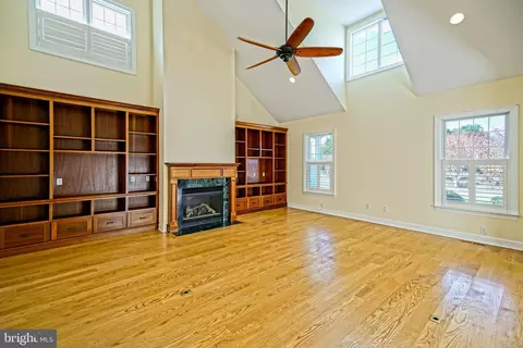 Living - 5 Ocean View Ct, Lewes, DE 19958 photo 3 of 5
