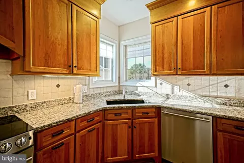 Kitchen - 5 Ocean View Ct, Lewes, DE 19958 photo 9 of 11