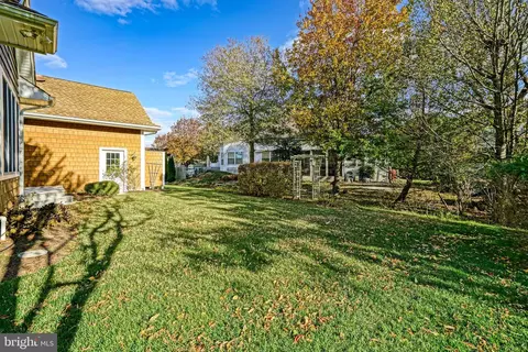 Exterior - 5 Ocean View Ct, Lewes, DE 19958 photo 6 of 7