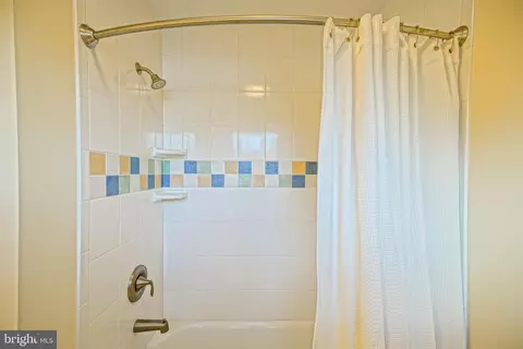 Bath - 5 Ocean View Ct, Lewes, DE 19958 photo 5 of 6