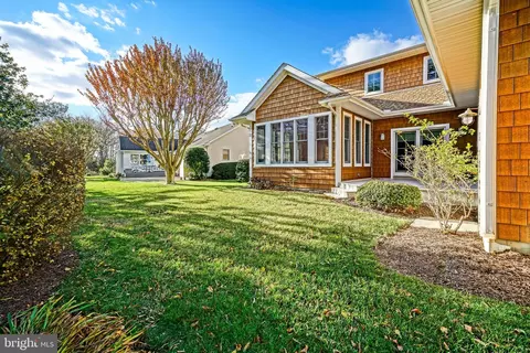 Exterior - 5 Ocean View Ct, Lewes, DE 19958 photo 4 of 7