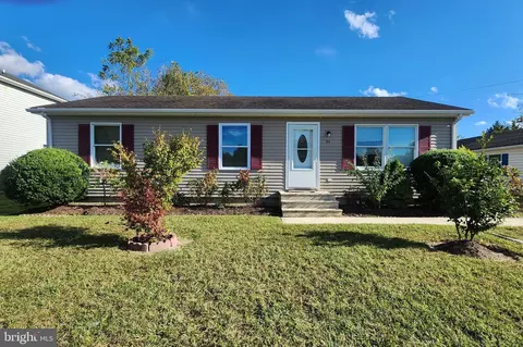 30 Douglas St, Georgetown, DE 19947