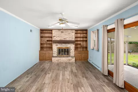 Living - 9730 Walnut Dr, Seaford, DE 19973 photo 3 of 4