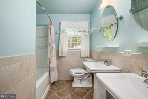Bath - 9730 Walnut Dr, Seaford, DE 19973 photo 2 of 4