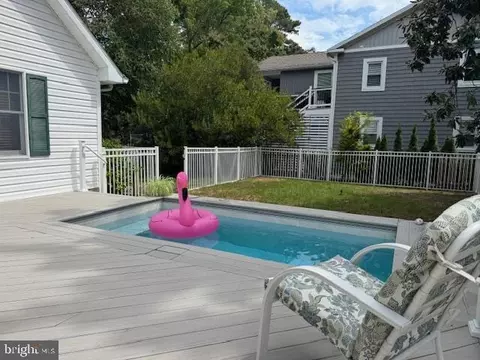 Exterior - 415 Collins St, Bethany Beach, DE 19930 photo 5 of 13