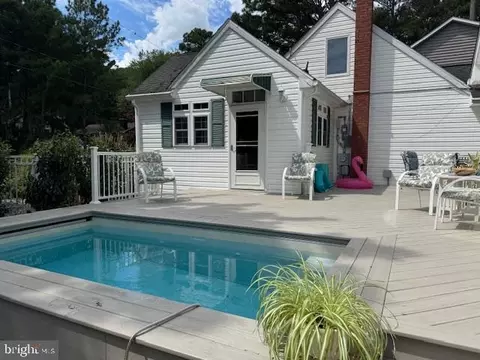 Exterior - 415 Collins St, Bethany Beach, DE 19930 photo 2 of 13