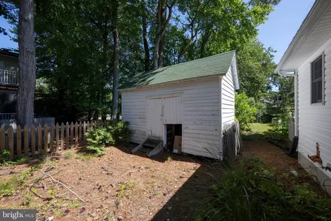 Exterior - 415 Collins St, Bethany Beach, DE 19930 photo 10 of 13