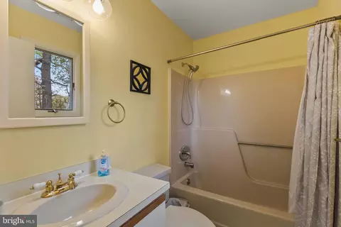 Bath - 431 Bethany Dr, Bethany Beach, DE 19930 photo 4 of 4