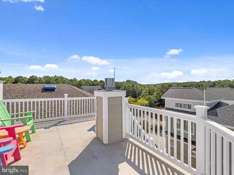 Exterior - 401 E Bank Rd, Bethany Beach, DE 19930 photo 9 of 13