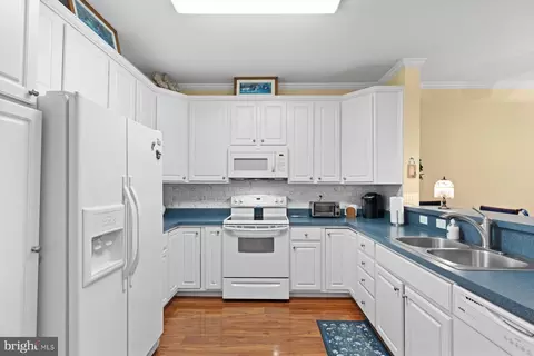 Kitchen - 30413 Cedar Neck Rd #309, Ocean View, DE 19970 photo 6 of 6