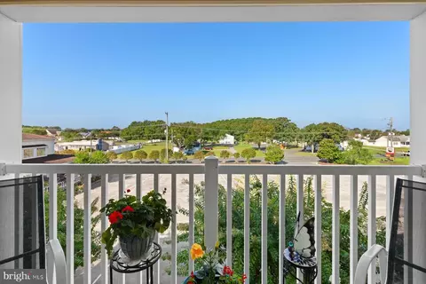 Exterior - 30413 Cedar Neck Rd #309, Ocean View, DE 19970 photo 6 of 15