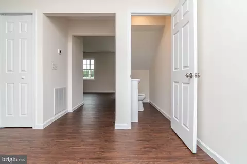 Entry Way - 105 E Adams St, Georgetown, DE 19947 photo 3 of 5