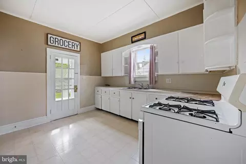 Kitchen - 305 Walnut St, Milton, DE 19968 photo 1 of 2
