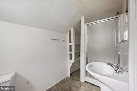 Bath - 305 Walnut St, Milton, DE 19968 photo 1 of 5