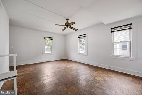 Living - 305 Walnut St, Milton, DE 19968 photo 3 of 5