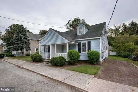 Exterior - 305 Walnut St, Milton, DE 19968 photo 2 of 5