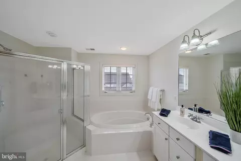 Bath - 307 Brick Ln, Milton, DE 19968 photo 3 of 5
