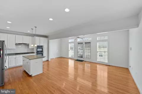 Living - 307 Brick Ln, Milton, DE 19968 photo 3 of 4