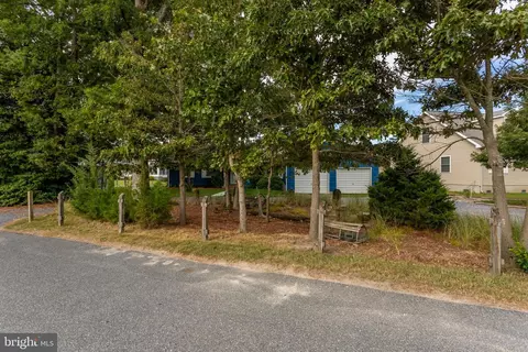 Exterior - 32396 Holly Ter, Ocean View, DE 19970 photo 8 of 13