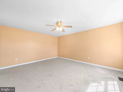 Living - 34 Bethany Forest Dr, Dagsboro, DE 19939 photo 9 of 9