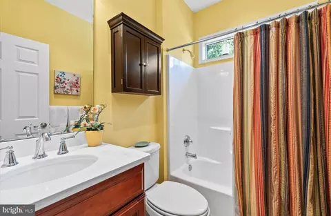 Bath - 32951 Warwick Ct, Lewes, DE 19958 photo 1 of 3
