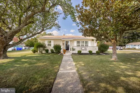 814 W Ivy Dr, Seaford, DE 19973