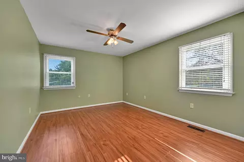 Bedroom - 32298 Hastings Dr, Laurel, DE 19956 photo 3 of 4