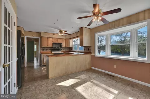 Kitchen - 32298 Hastings Dr, Laurel, DE 19956 photo 5 of 5
