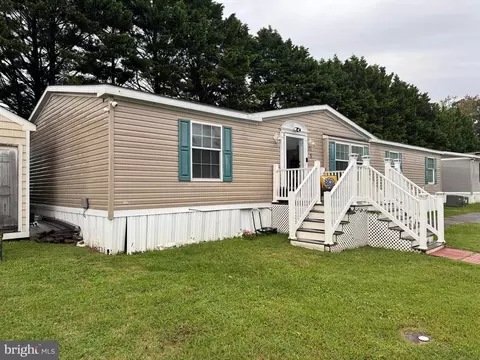 5 Emery Cir, Delmar, DE 19940